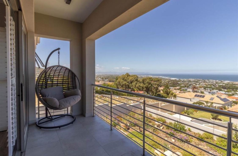 4 Bedroom Property for Sale in Berghof Western Cape